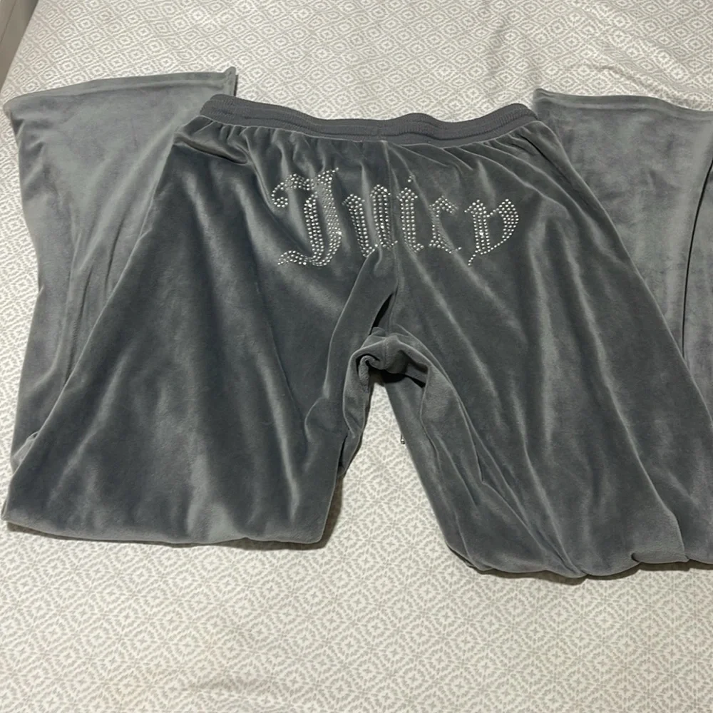 Two piece - Picture 2 of 4